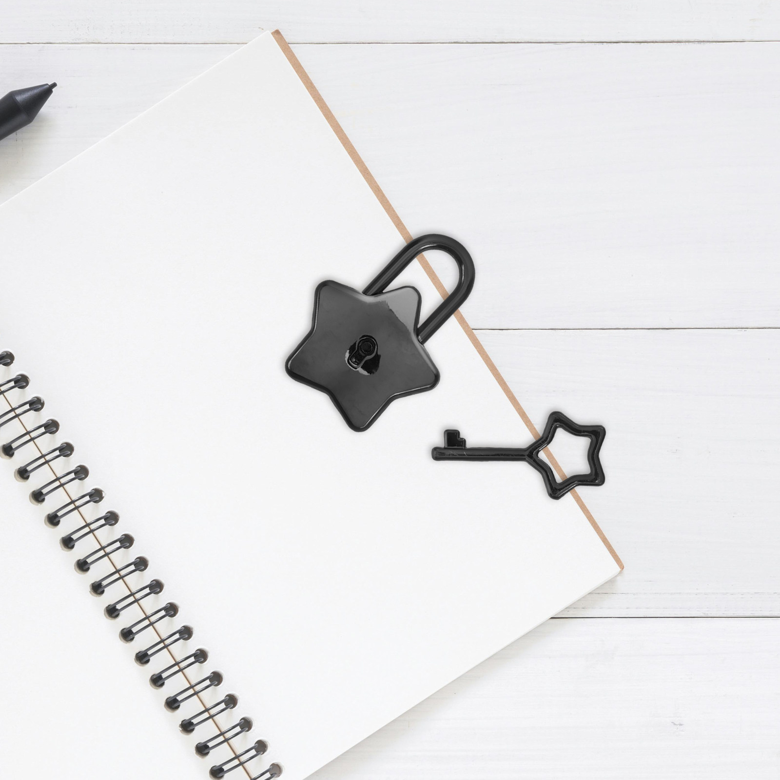 Small Star Shaped Notebook Loc - Lockbox Key Secure のレビューと価格